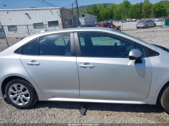 5YFEPMAE8NP329299 Toyota COROLLA LE