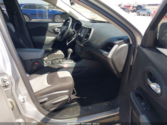 1C4PJLAB8EW123398 Jeep Cherokee Sport
