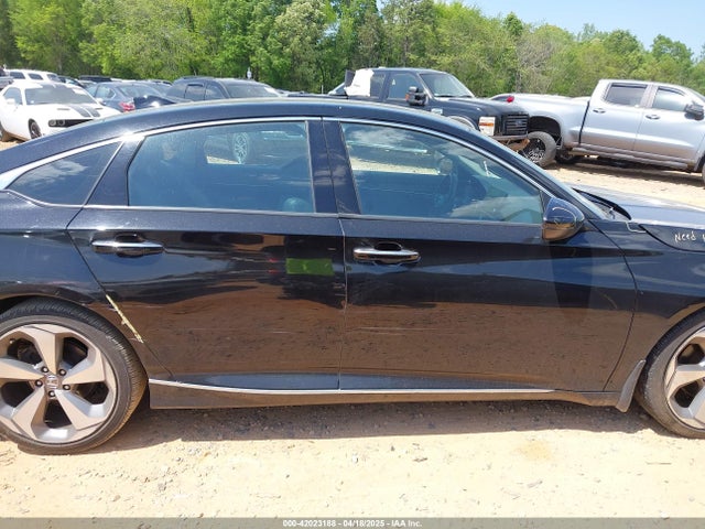 1HGCV1F91JA157964 Honda Accord Touring