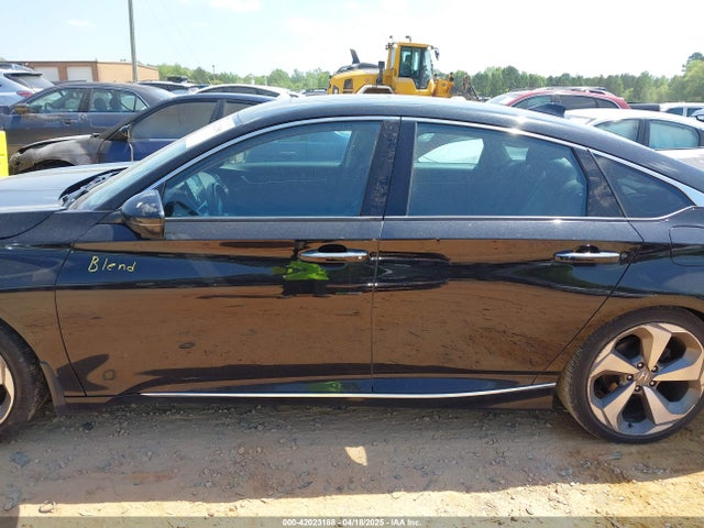 1HGCV1F91JA157964 Honda Accord Touring