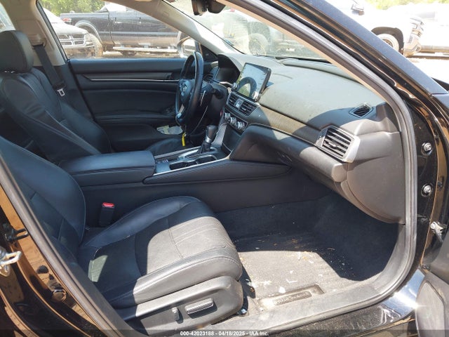 1HGCV1F91JA157964 Honda Accord Touring