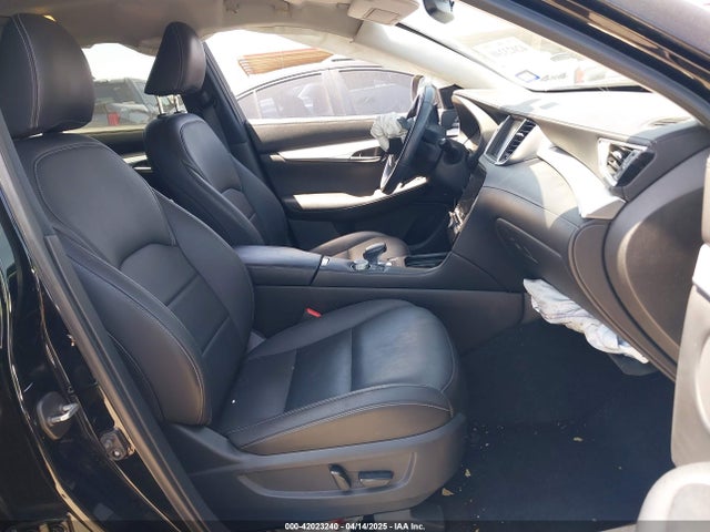3PCAJ5M13KF130893 Infiniti Qx50 Luxe