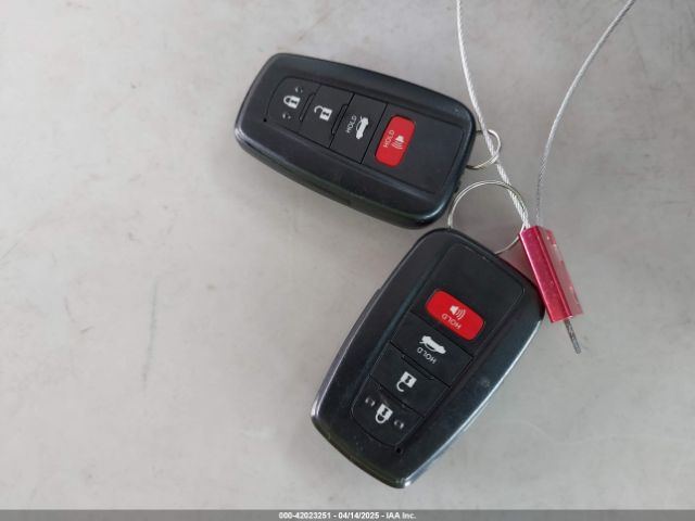 5YFHPMAE8NP334547 Toyota COROLLA LE