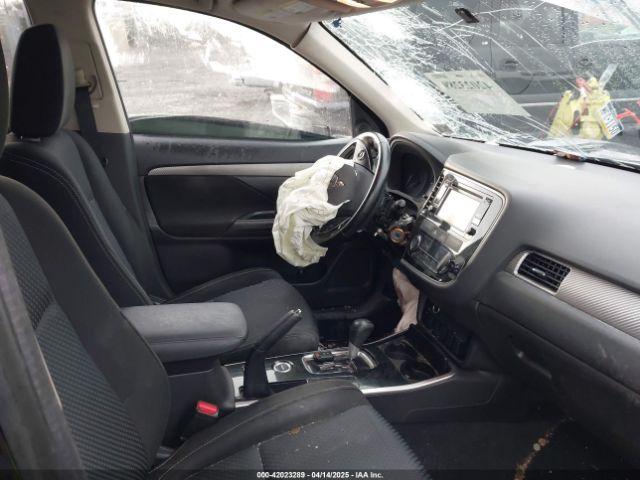 JA4AZ2A39HZ064313 Mitsubishi Outlander Es