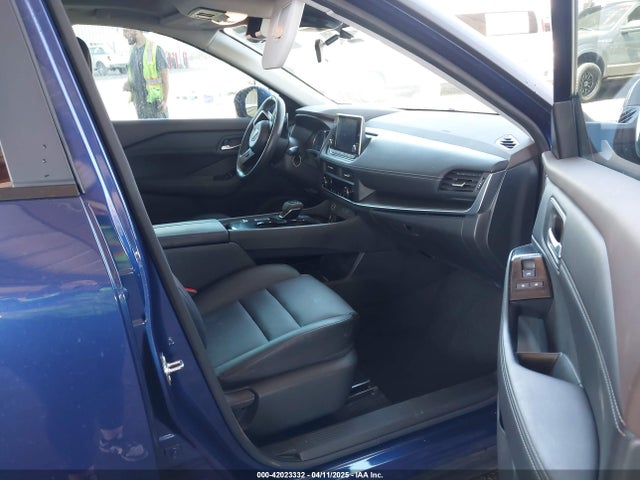 5N1BT3BA0PC885621 Nissan Rogue Sv Fwd