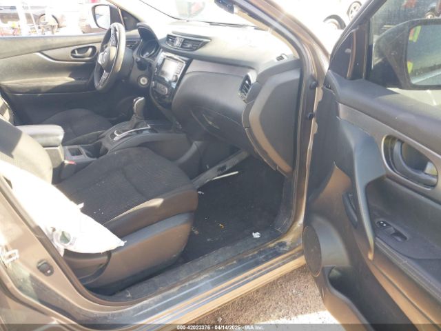 JN1BJ1AV9MW571983 Nissan Rogue Sport S Fwd Xtronic Cvt