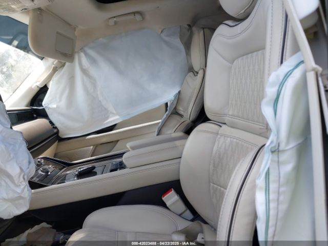 5LMJJ3TTXMEL02695 Lincoln Navigator Black Label L