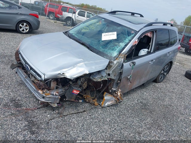JF2SJAGC1JH427851 Subaru Forester 2.5i Premium