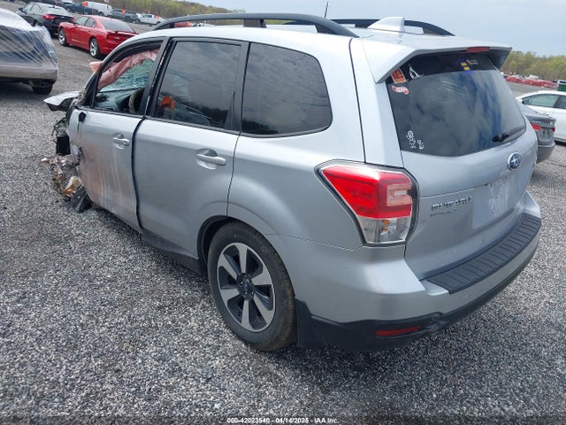 JF2SJAGC1JH427851 Subaru Forester 2.5i Premium