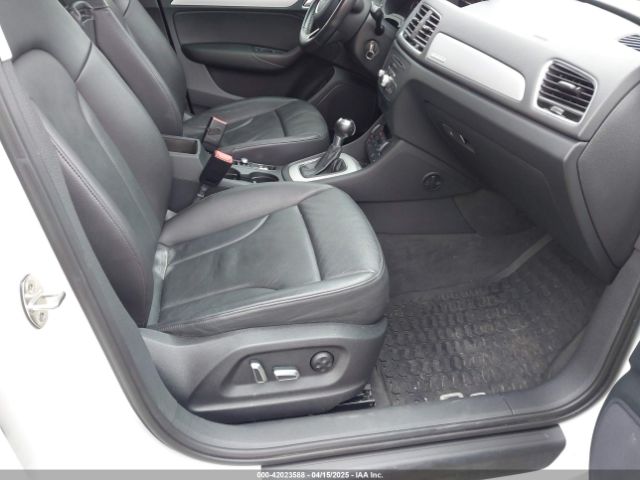WA1ECCFS7HR014647 Audi Q3 2.0t Premium