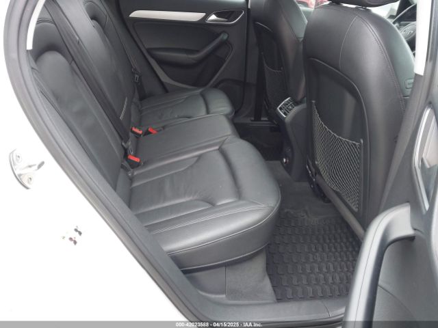WA1ECCFS7HR014647 Audi Q3 2.0t Premium