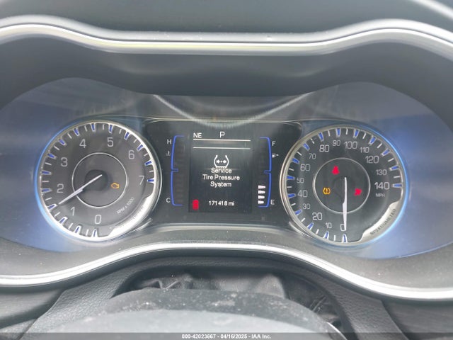 1C3CCCAB3FN744813 Chrysler 200 Limited