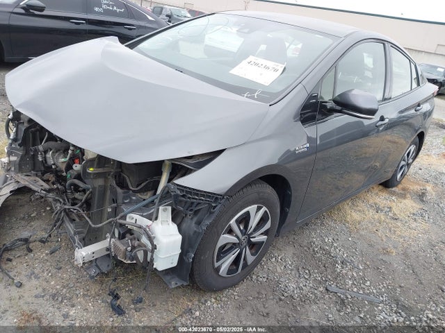 Toyota Prius Prime Premium 2017 JTDKARFP7H3054775 Image 2