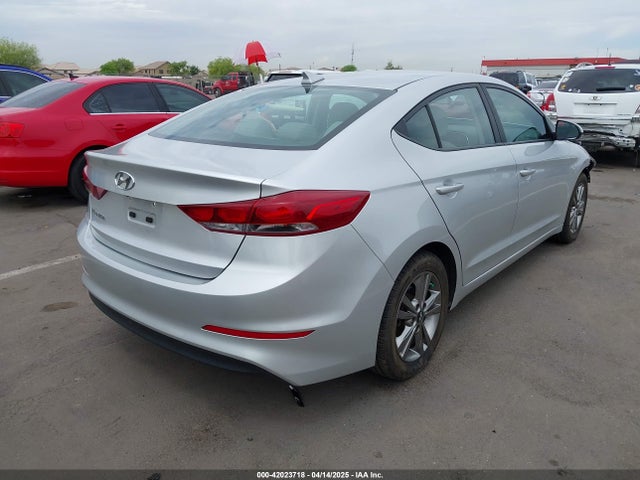 5NPD84LF8JH269014 Hyundai ELANTRA SEL