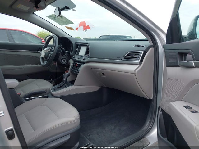 5NPD84LF8JH269014 Hyundai ELANTRA SEL