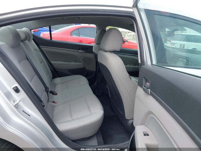 5NPD84LF8JH269014 Hyundai ELANTRA SEL