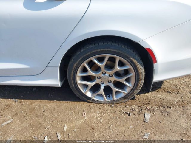 1C3CCCEG7FN530381 Chrysler 200 C