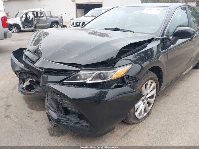 4T1B11HK8JU091526 Toyota CAMRY LE