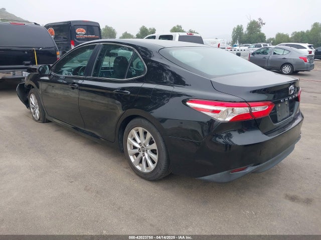 4T1B11HK8JU091526 Toyota CAMRY LE