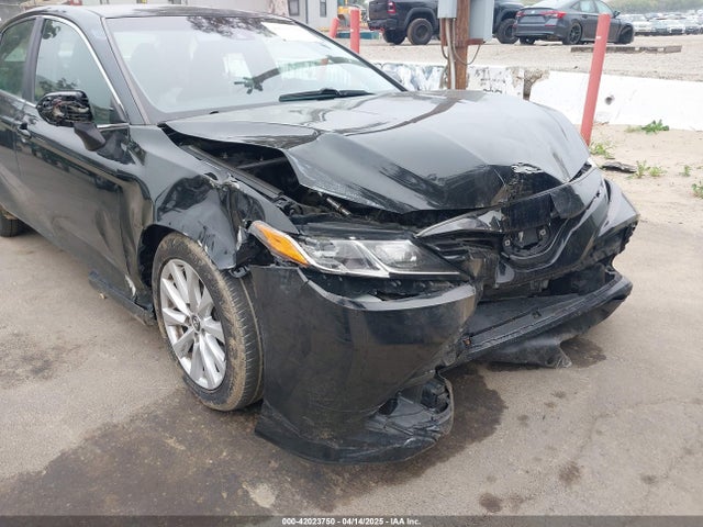 4T1B11HK8JU091526 Toyota CAMRY LE