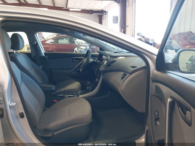 5NPDH4AE8FH607335 Hyundai ELANTRA SE