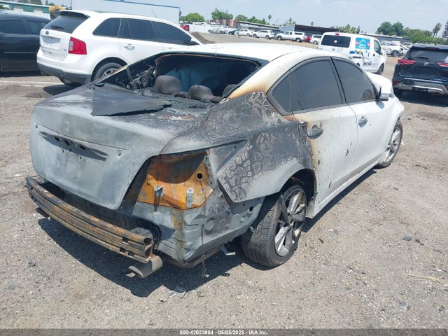 1N4AL3APXFC250562 Nissan 2015
