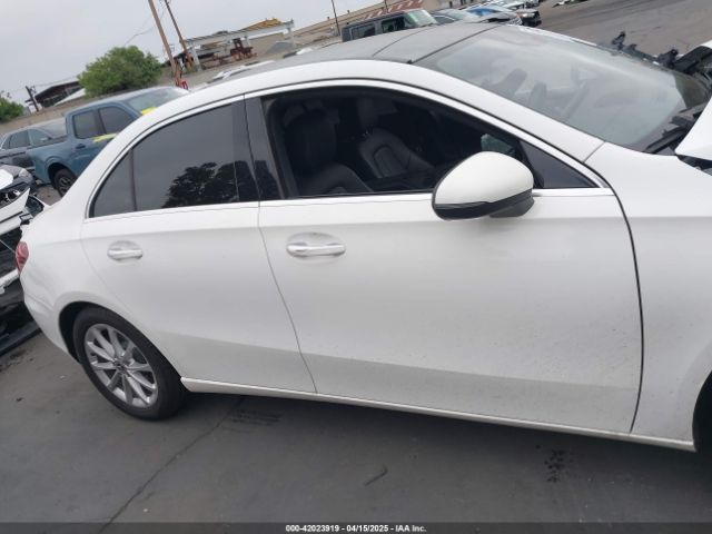 WDD3G4EB7KW022688 Mercedes-Benz A 220