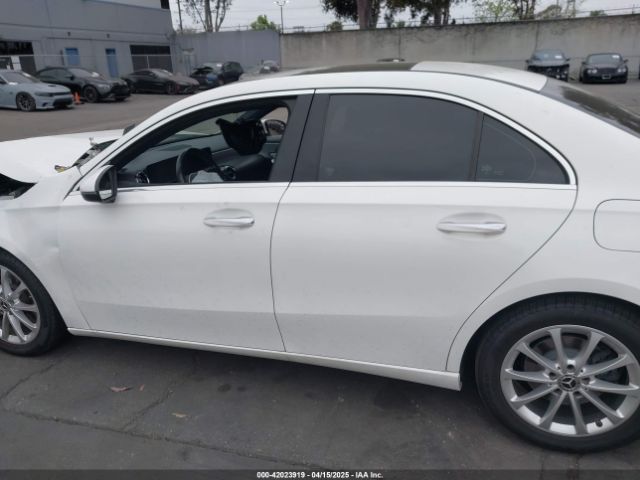 WDD3G4EB7KW022688 Mercedes-Benz A 220