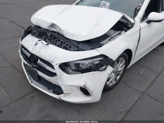 WDD3G4EB7KW022688 Mercedes-Benz A 220