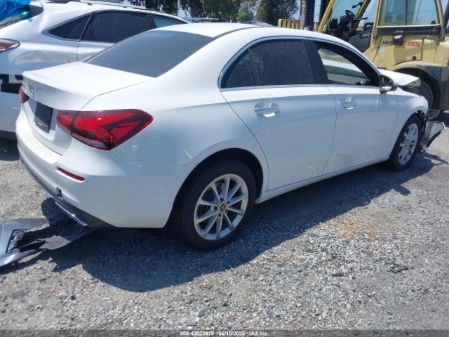 WDD3G4EB7KW022688 Mercedes-Benz A 220