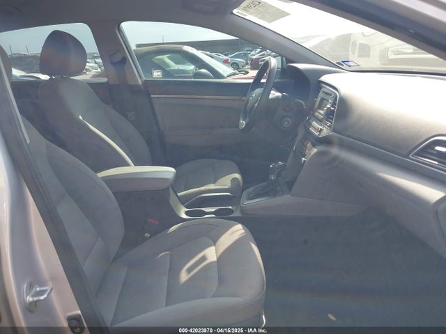 KMHD74LF7HU112945 Hyundai ELANTRA SE