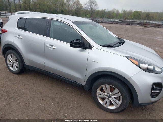 KNDPMCAC1H7140218 KIA Sportage Lx