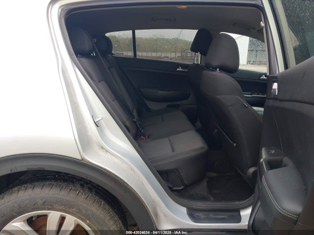 KNDPMCAC1H7140218 KIA Sportage Lx