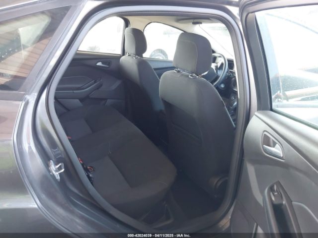 1FADP3F23JL250202 Ford FOCUS SE