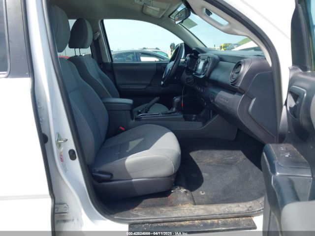 3TMCZ5AN5KM265135 Toyota Tacoma Sr V6