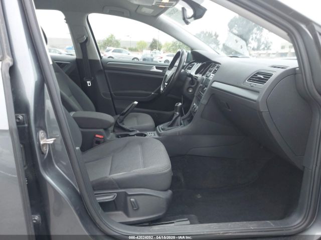 3VW217AU8JM763346 Volkswagen Golf Sportwagen Tsi S