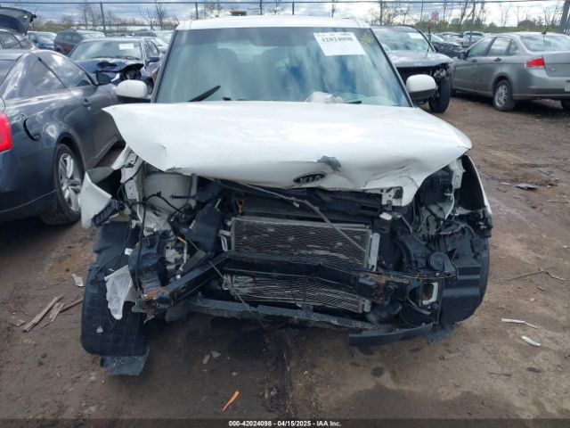 KNDJN2A27E7010962 KIA Soul !