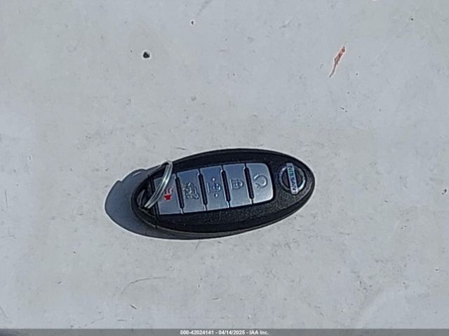 KNMAT2MT6HP600746 Nissan 2017
