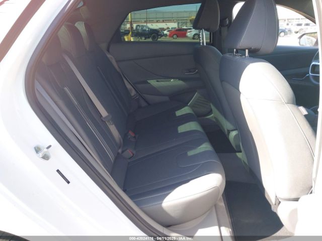 5NPLM4AG3PH095509 Hyundai ELANTRA SEL