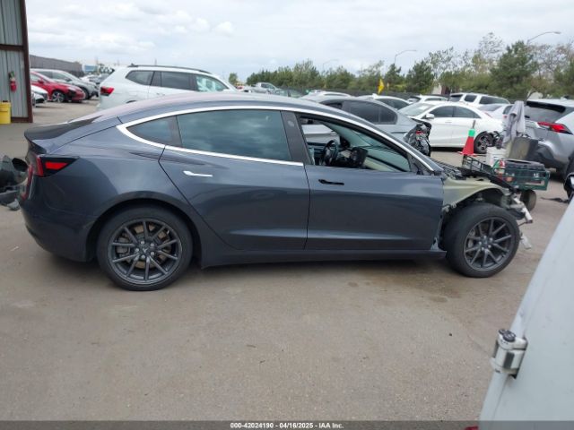 5YJ3E1EA7JF019962 Tesla Model 3 Long Range/mid Range