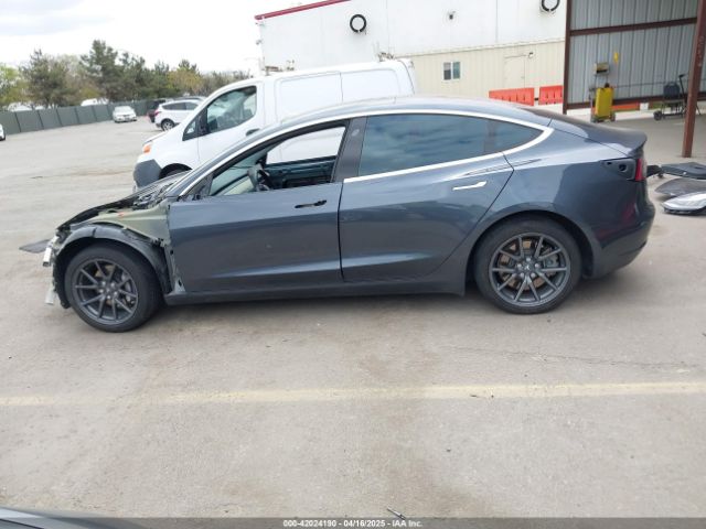 5YJ3E1EA7JF019962 Tesla Model 3 Long Range/mid Range
