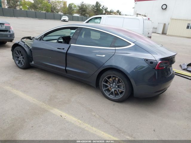 5YJ3E1EA7JF019962 Tesla Model 3 Long Range/mid Range