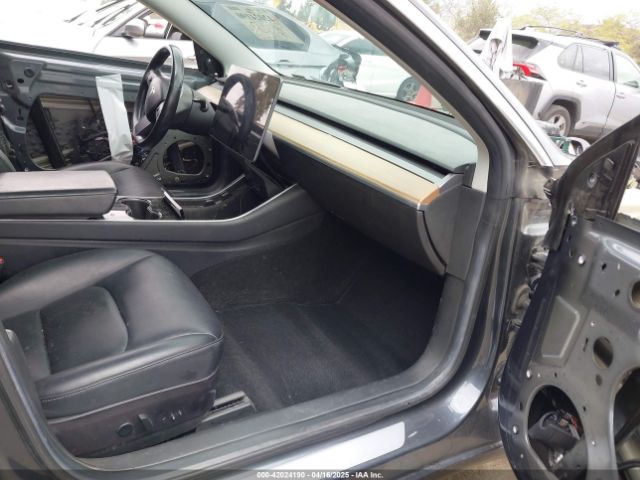 5YJ3E1EA7JF019962 Tesla Model 3 Long Range/mid Range