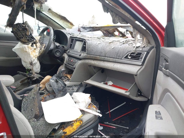 5NPD84LF9JH268048 Hyundai ELANTRA SEL