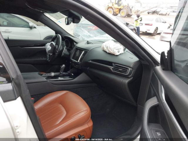 ZN661XUSXHX216080 Maserati Levante