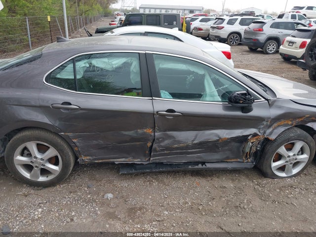 4T1C11AK5MU468915 Toyota CAMRY LE