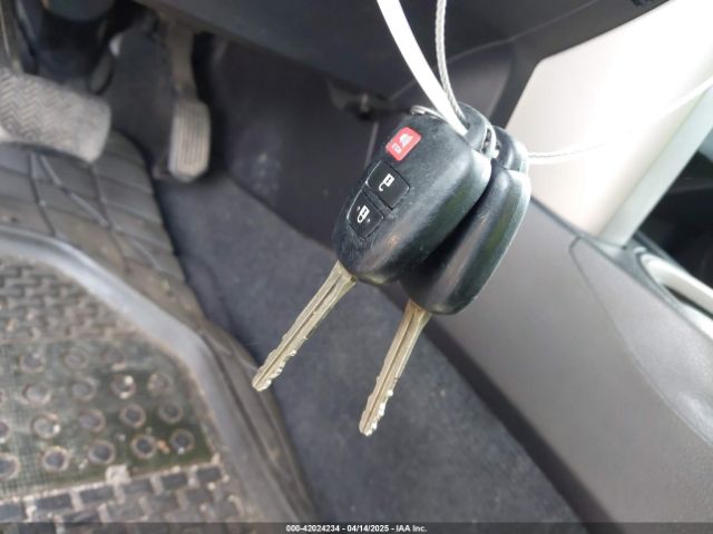 2T3ZFREV7HW378306 Toyota RAV4 LE
