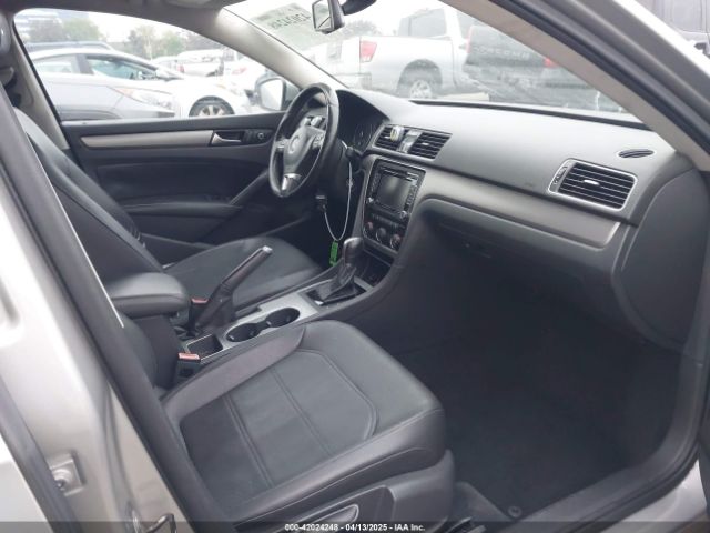 1VWBT7A30EC056783 Volkswagen Passat 1.8t Se