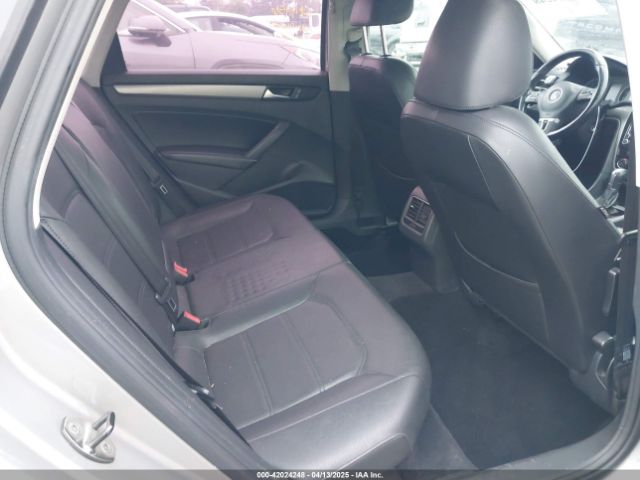 1VWBT7A30EC056783 Volkswagen Passat 1.8t Se
