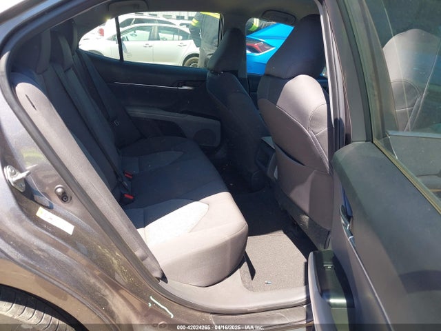 4T1B11HK9JU026300 Toyota CAMRY LE